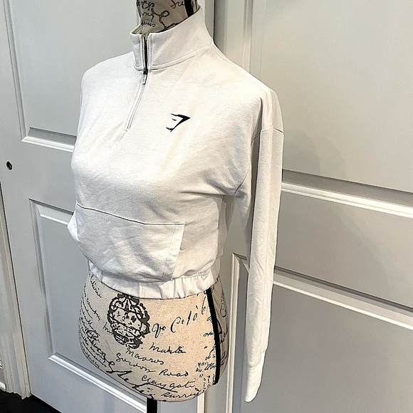 Gymshark Pippa Training Pullover Slightly Cropped Sweatshirt in White - Picture 13 of 16